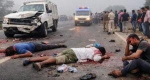 Accident: NH-43 पर दर्दनाक हादसा, तेज रफ्तार पिकअप ने तीन लोगों को रौंदा, दो की मौत, एक गंभीर