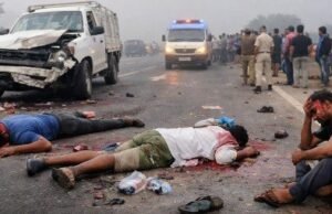 Accident: NH-43 पर दर्दनाक हादसा, तेज रफ्तार पिकअप ने तीन लोगों को रौंदा, दो की मौत, एक गंभीर