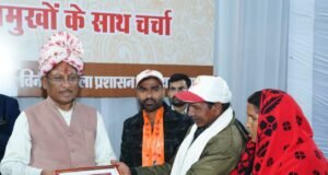 अयोध्या धाम से लौटे श्रद्धालुओं से मुख्यमंत्री विष्णु देव साय की भेंट, बोले – योजनाओं का लाभ अंतिम व्यक्ति तक पहुंचाना ही जनसेवा