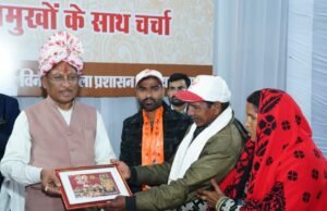 अयोध्या धाम से लौटे श्रद्धालुओं से मुख्यमंत्री विष्णु देव साय की भेंट, बोले – योजनाओं का लाभ अंतिम व्यक्ति तक पहुंचाना ही जनसेवा