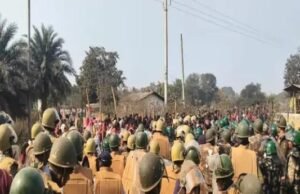 कोंडागांव में मक्का प्लांट पर ग्रामीणों का हमला, तोड़फोड़ और फोर्स पर गुलेल से पथराव; हालात तनावपूर्ण